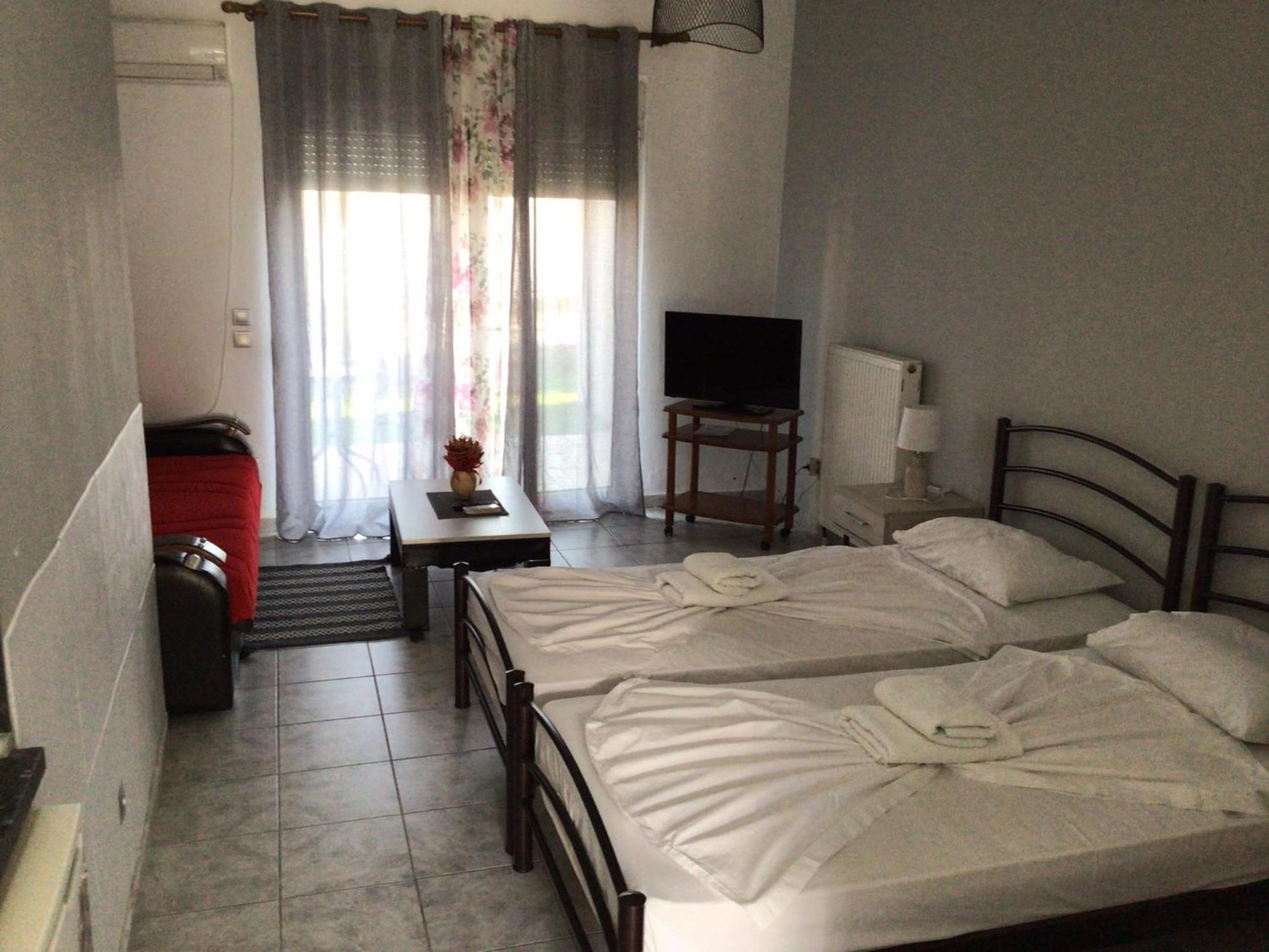 Hotel Loga Tycheron Ngoại thất bức ảnh