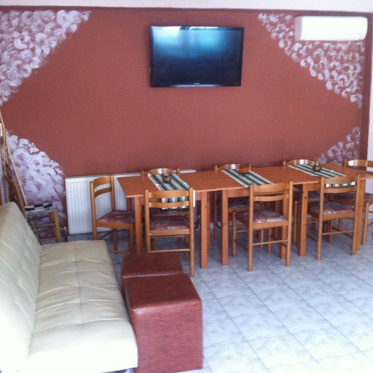 Hotel Loga Tycheron Ngoại thất bức ảnh