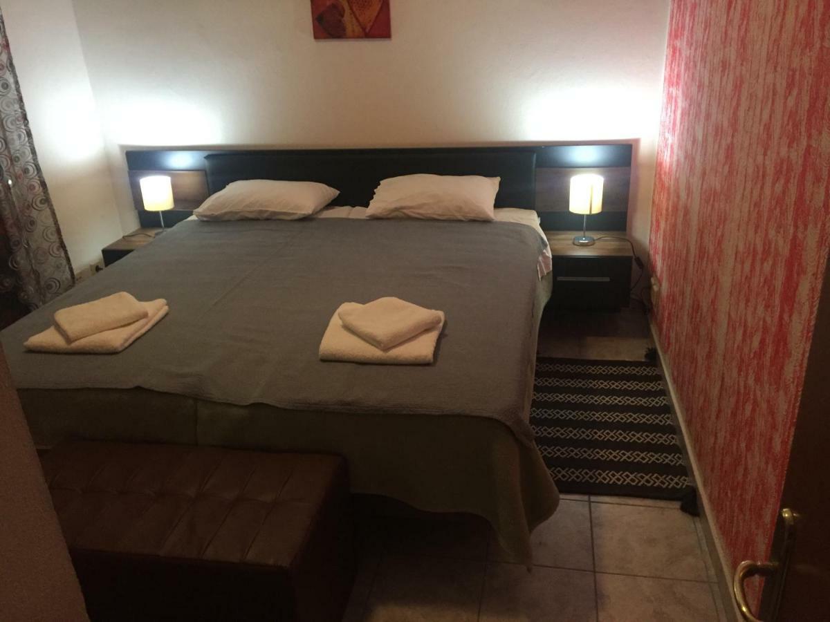 Hotel Loga Tycheron Ngoại thất bức ảnh