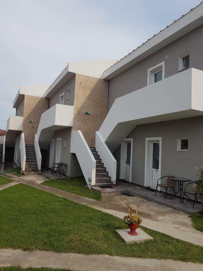Hotel Loga Tycheron Ngoại thất bức ảnh